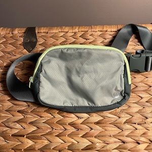 Lululemon fanny pack